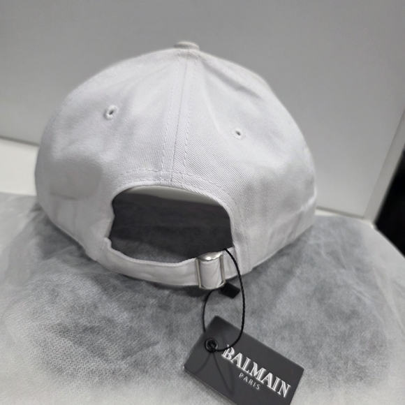 Balmain White Cap - Picture 3 of 3